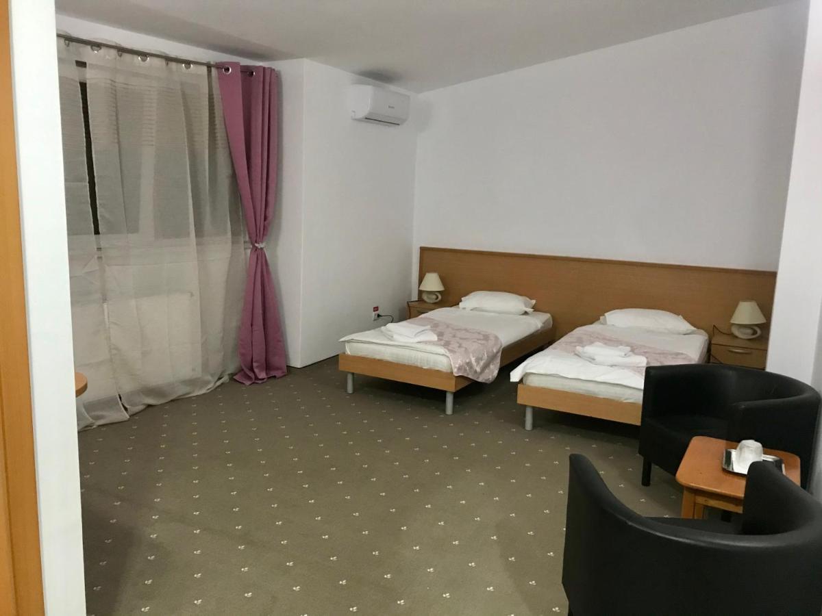 Hotel Vandia Timisoara Esterno foto